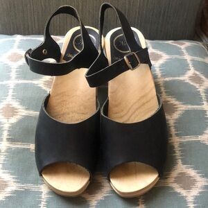 No. 6 Store Clogs in Black, size 39 EUC
